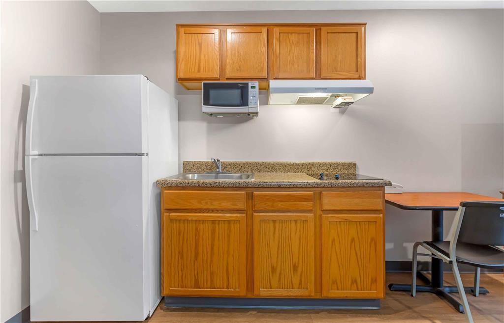 Extended Stay America Select Suites Fort Myers Northeast - photo 8