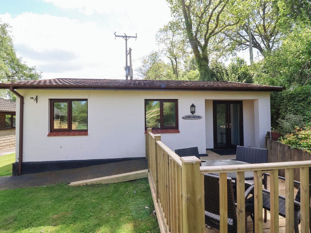 Larchwood Lodge Manleigh Park — 4-Star Luxury Hotel in Ilfracombe, United Kingdom