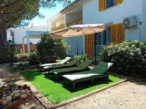 Villa Gialla Il mare a due passi — 4-Star Luxury Hotel in Pula, Italy
