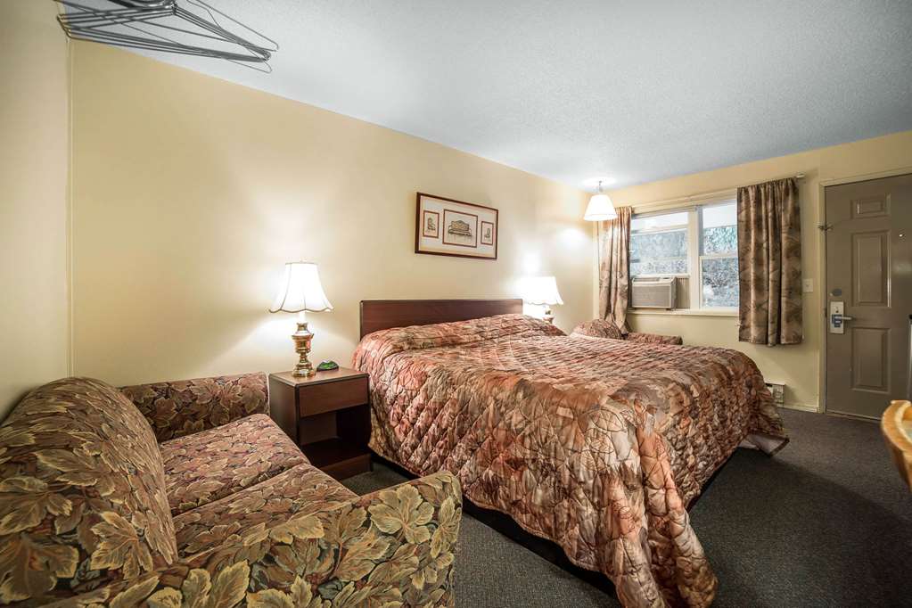 Rodeway Inn La Grande - photo 17
