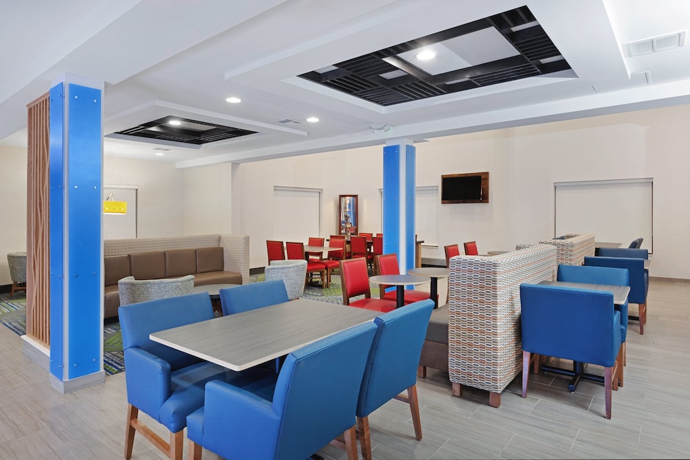Holiday Inn Express Hotel & Suites Culpeper by IHG - photo 25
