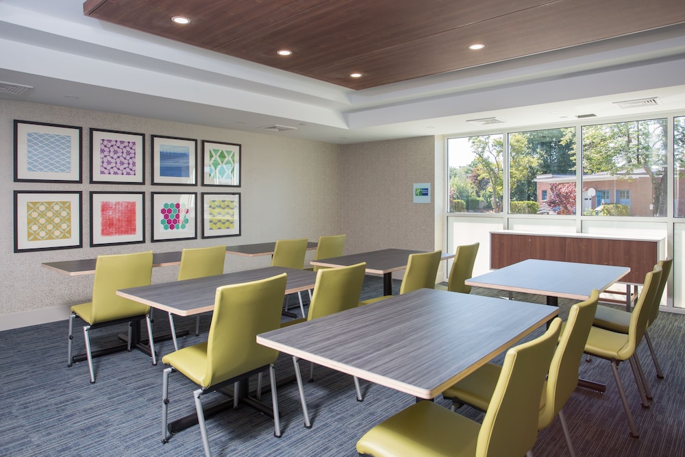 Holiday Inn Express Chelmsford by IHG - photo 40