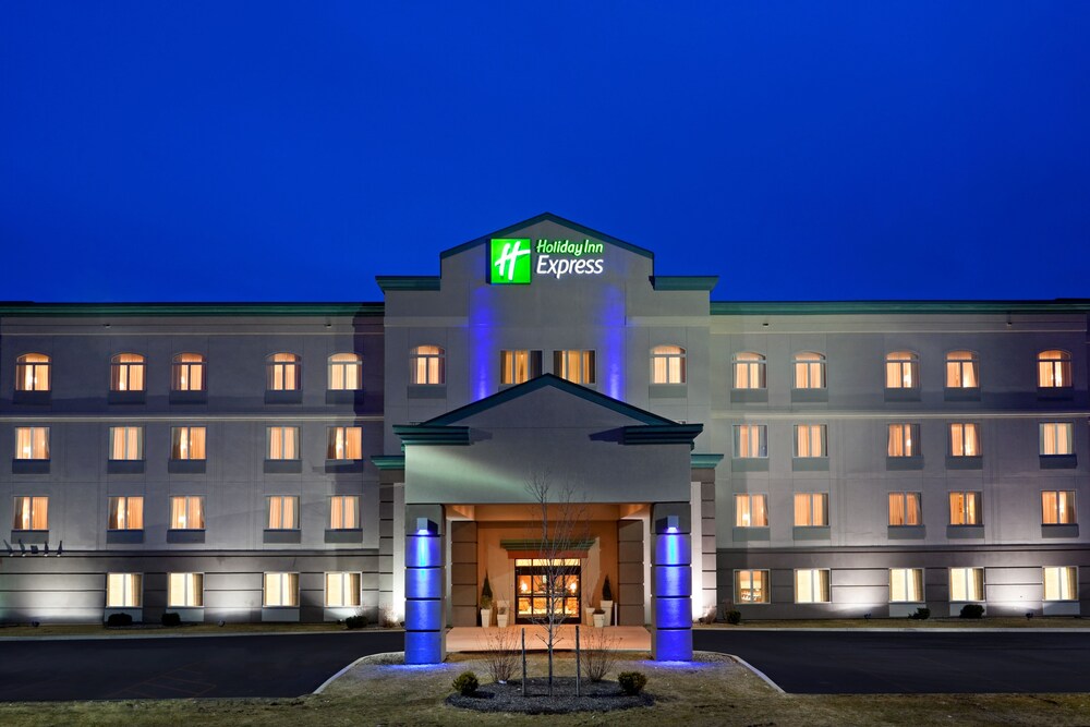 Holiday Inn Express Syracuse Fairgrounds by IHG - photo 61