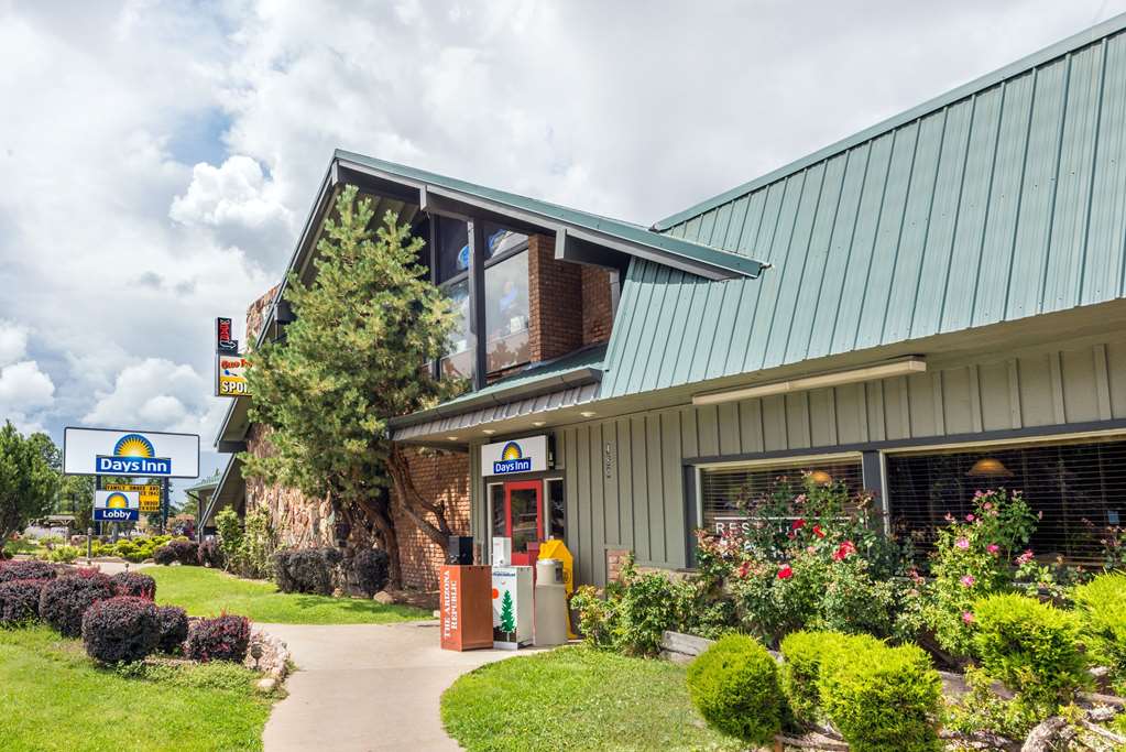 Days Inn by Wyndham Show Low - featured photo
