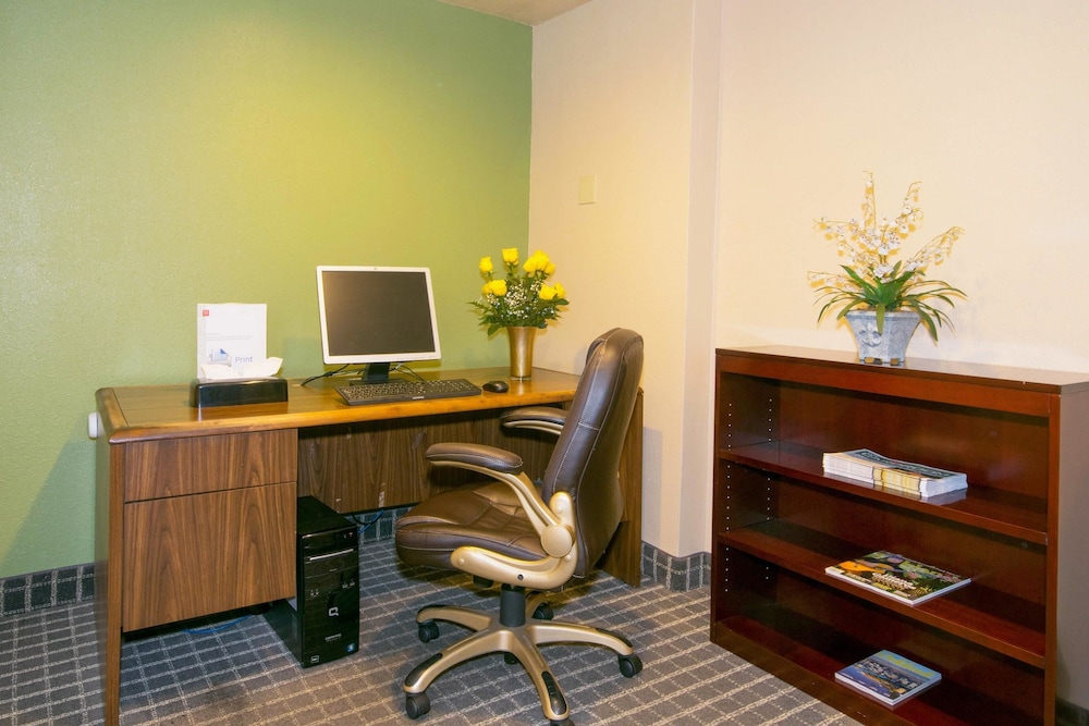 Oakland Airport Executive Hotel - photo 58