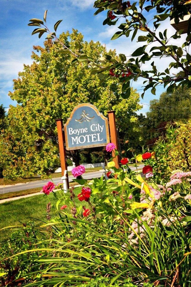 Boyne City Motel - photo 15