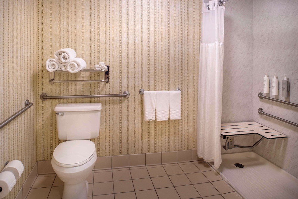 Hilton Garden Inn Chesterfield - photo 25