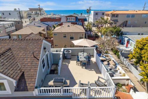 Kennebeck Views Ocean View Roof Patio Steps to Beach & Boardwalk in San Diego, United States