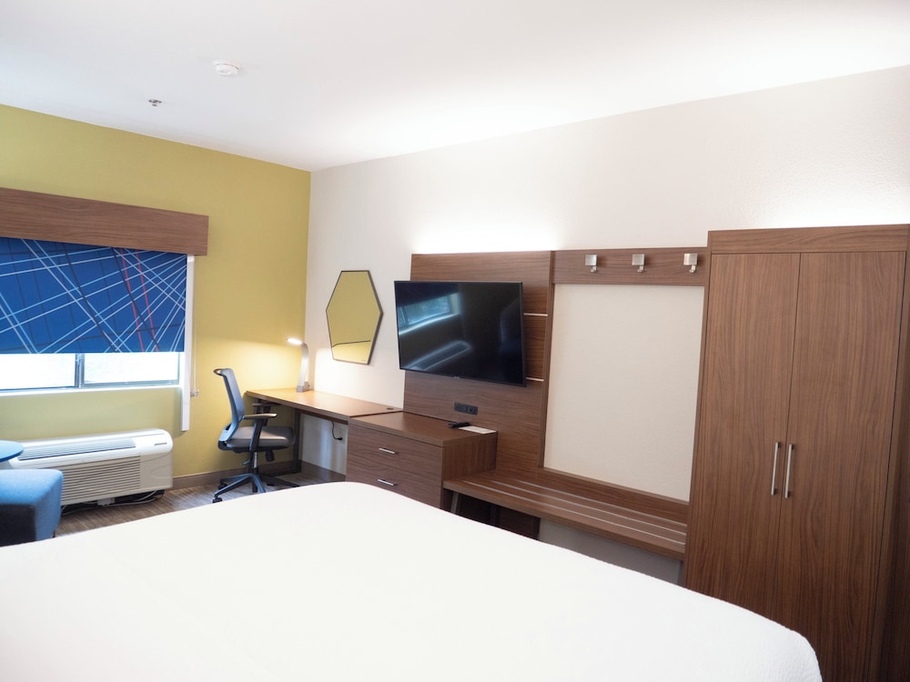 Holiday Inn Express & Suites Greenville Airport by IHG - photo 27