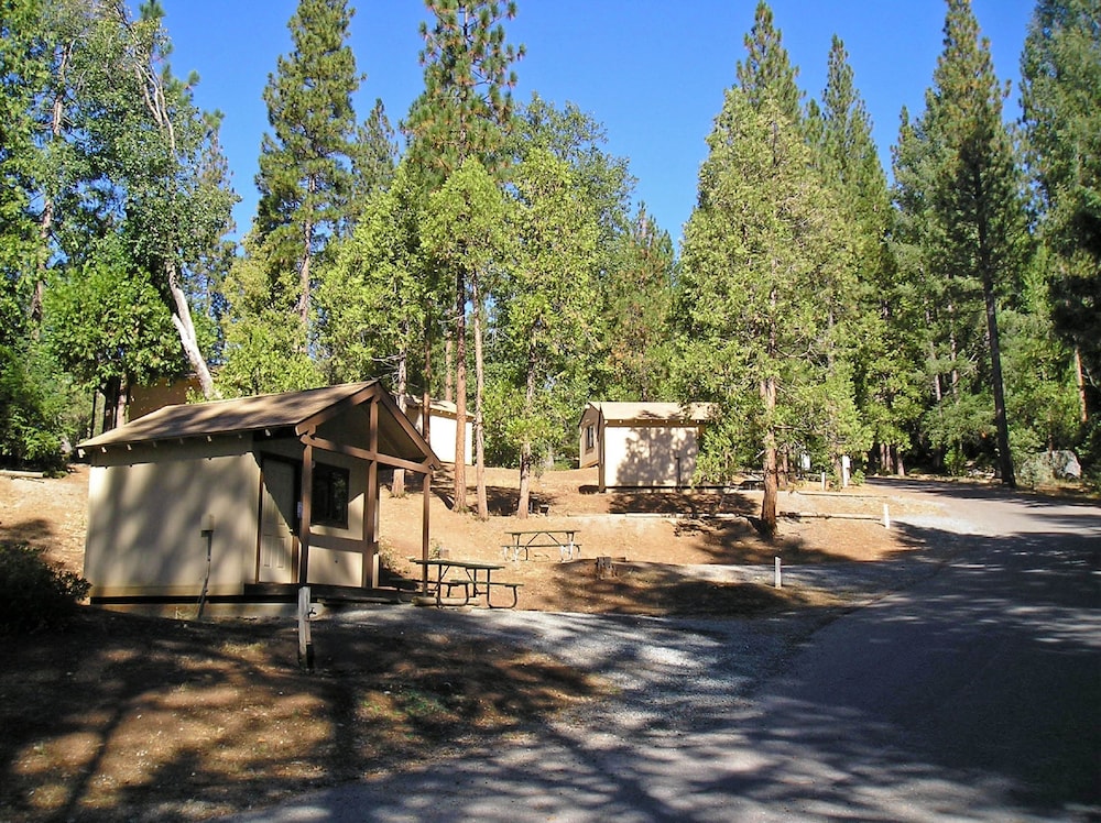 Yosemite Lakes RV Resort - photo 2