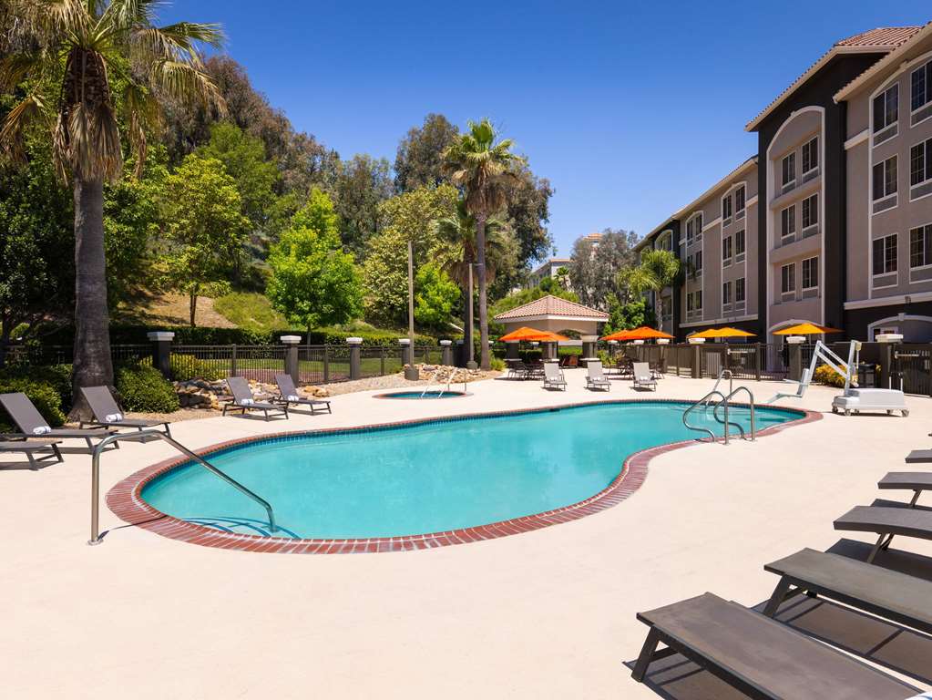 La Quinta Inn & Suites by Wyndham Santa Clarita Valencia - photo 8