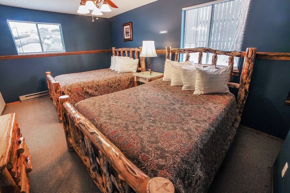 Timber Creek Chalets 7 cabin - photo 4