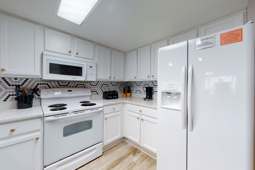 Romar Tower 5C by Meyer Vacation Rentals - photo 23