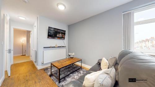 Cardiff city centre with free parking — 4-Star Luxury Hotel in Cardiff, United Kingdom