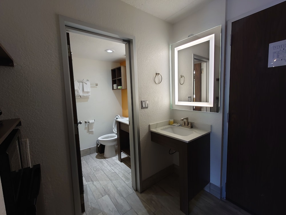 Reagan Resorts Inn - photo 21