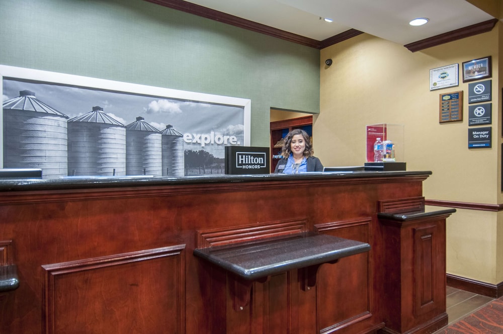 Hampton Inn & Suites Waxahachie - photo 4