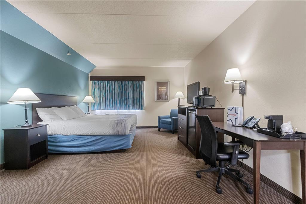 AmericInn by Wyndham Green Bay East - photo 42