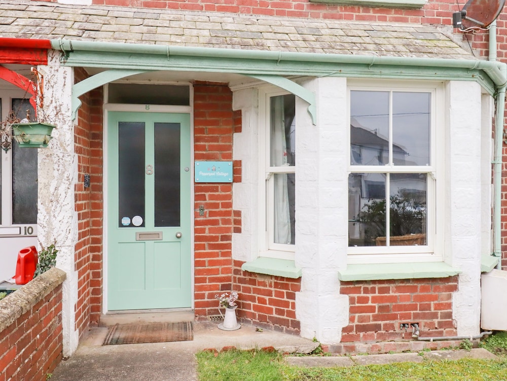 Pepperpot Cottage — 4-Star Luxury Hotel in Bude, United Kingdom