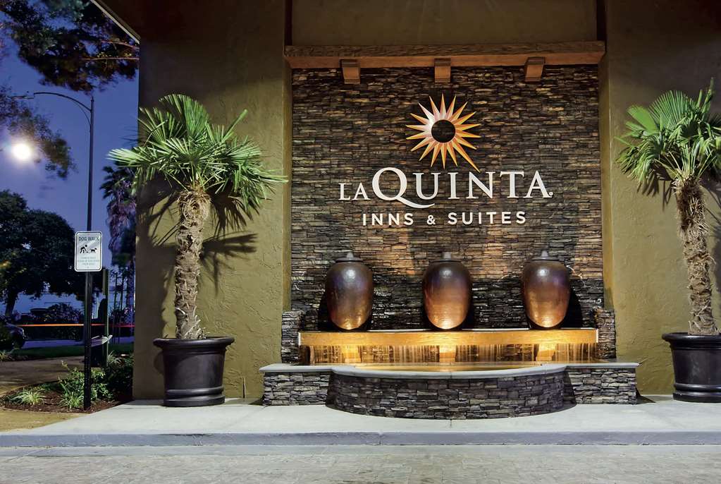 La Quinta Inn & Suites by Wyndham San Jose Airport - featured photo