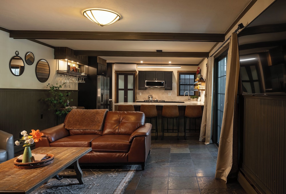 Highland Haven Creekside Inn - photo 81