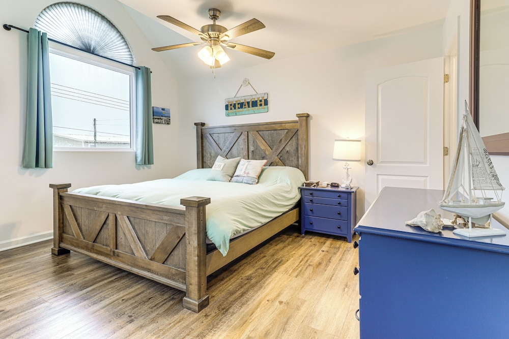 Topsail Beach Vacation Rental Idyllic Ocean Views — 4-Star Luxury Hotel in Holly Ridge, United States