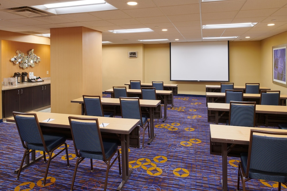 Courtyard by Marriott Columbus Downtown - photo 47