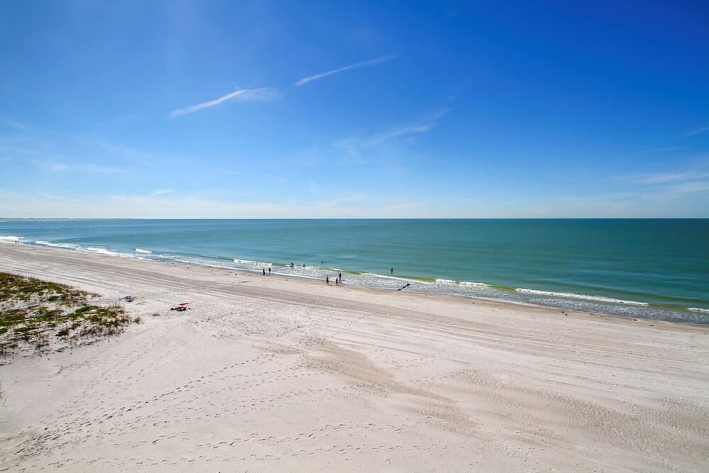 Villa Madeira 504 Premier — 4-Star Luxury Hotel in Saint Pete Beach, United States