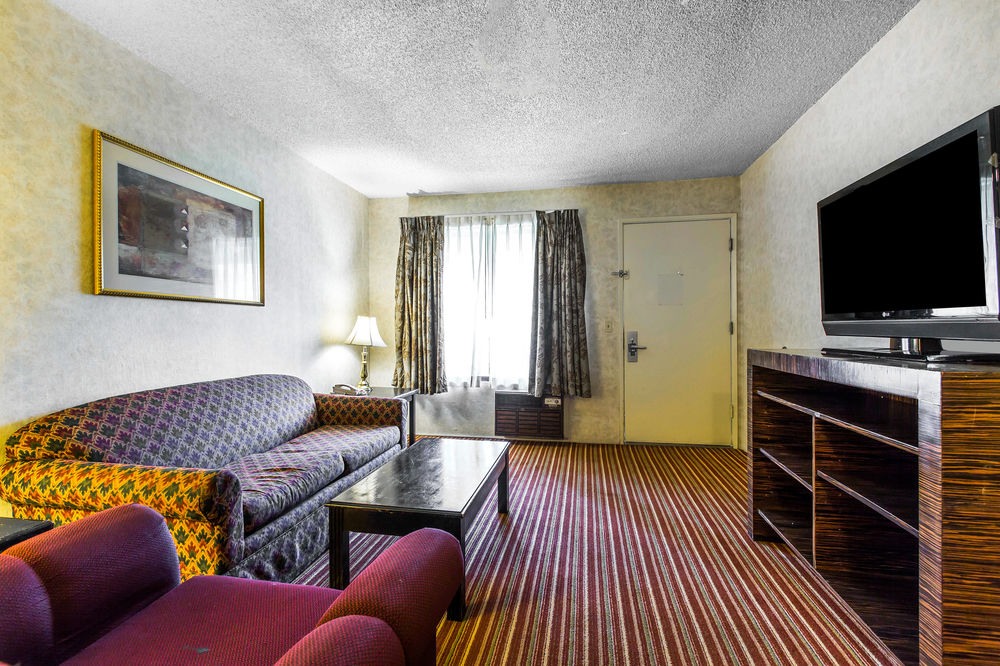 Rodeway Inn & Suites El Cajon San Diego East - photo 17