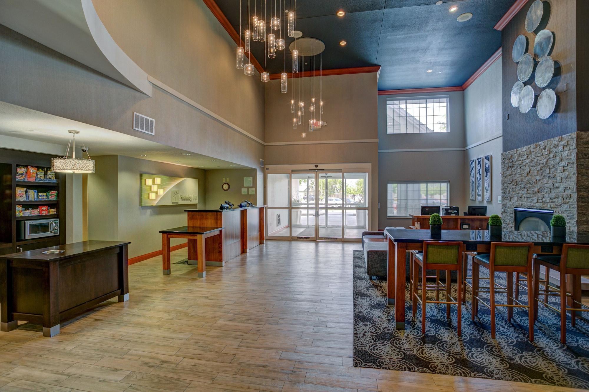 Holiday Inn Hotel & Suites Milwaukee Airport by IHG - photo 17