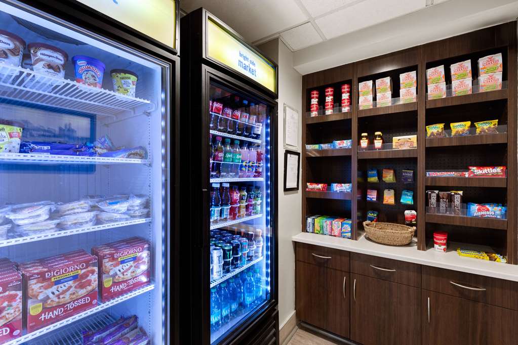 La Quinta Inn & Suites by Wyndham Goodlettsville Nashville - photo 40