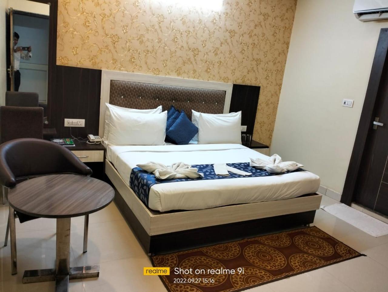 Green Leaf Hotel by WB Inn in Orchha, India