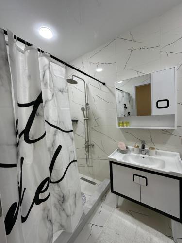 Rustaveli Apartment 113
