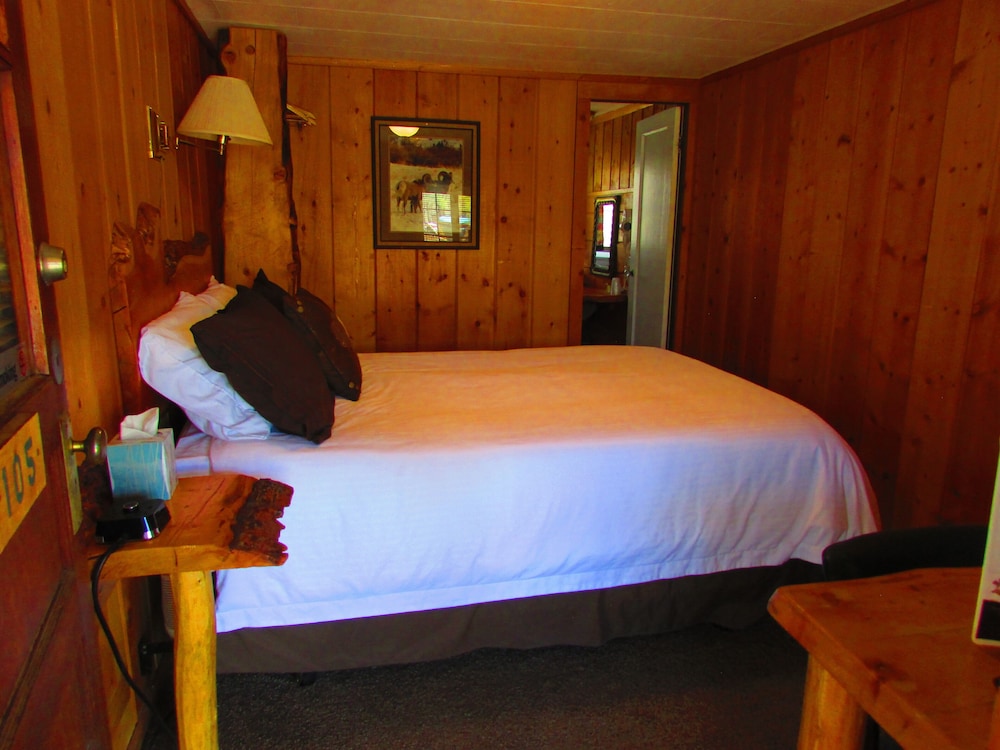 Chinook Winds Motel - photo 8