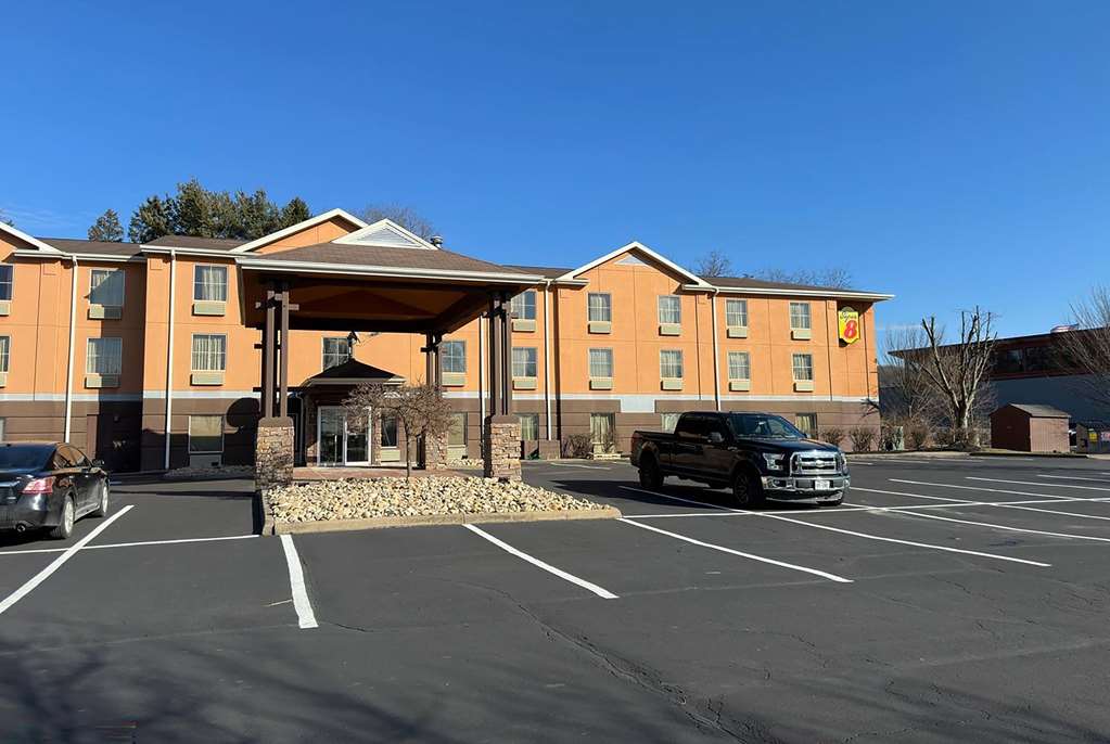 Super 8 by Wyndham Mars Cranberry Pittsburgh Area - photo 19