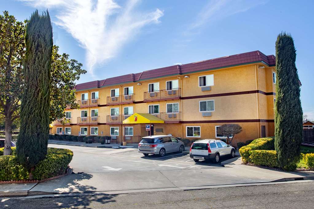 Super 8 by Wyndham Chico - photo 3