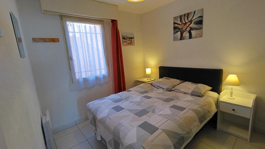 T2 à Saint Clair Vue exceptionnelle Classé 3 étoiles — 4-Star Luxury Hotel in Le Lavandou, France