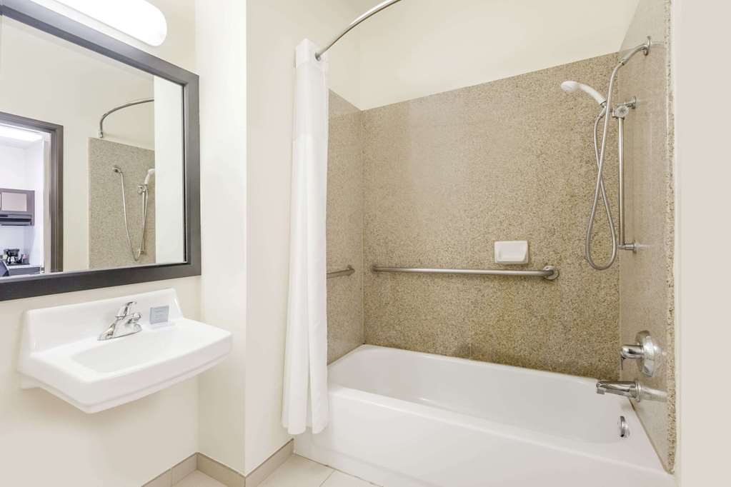Hawthorn Suites by Wyndham Irving DFW South - photo 8