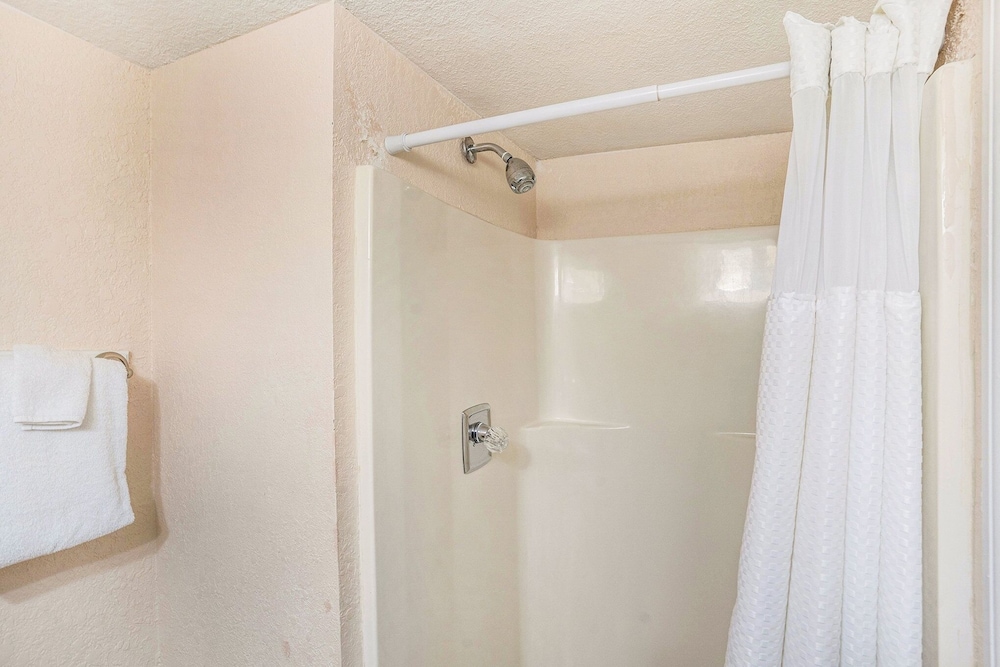 0310 Waters Edge Resort 1 Bedroom Condo by RedAwning - photo 13