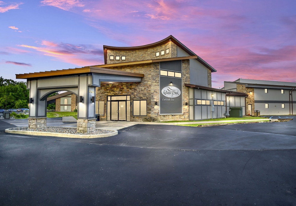 Waterbird Lakeside Inn — hotel in Chesterton