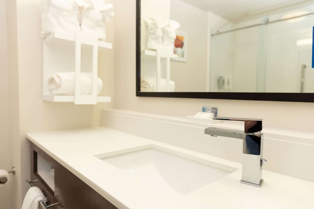Hampton Inn Hammond - photo 35