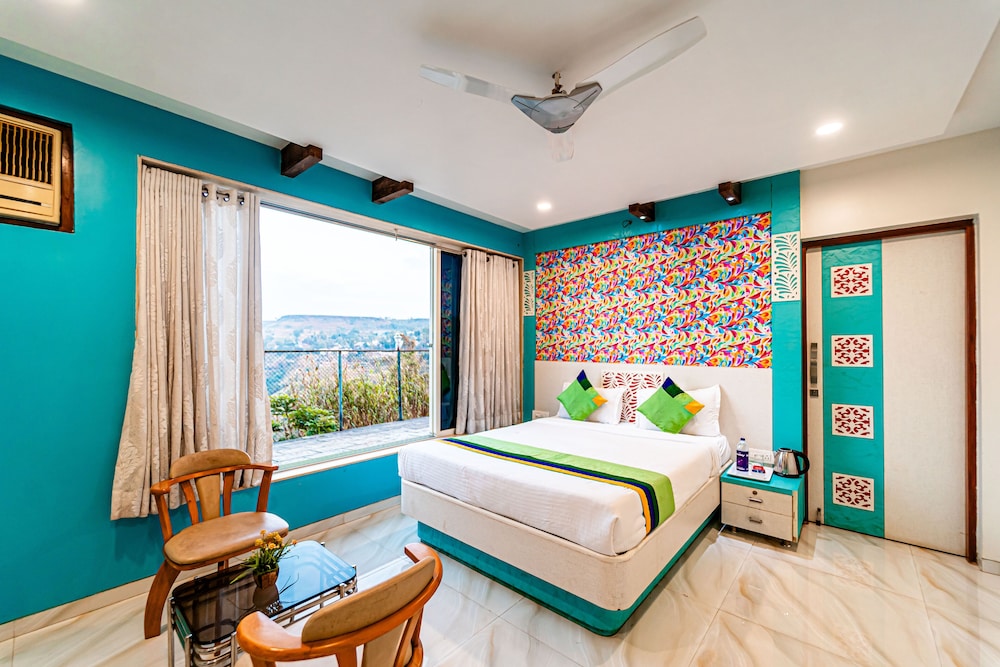 Treebo Raval Resort with Valley View — hotel in Wai