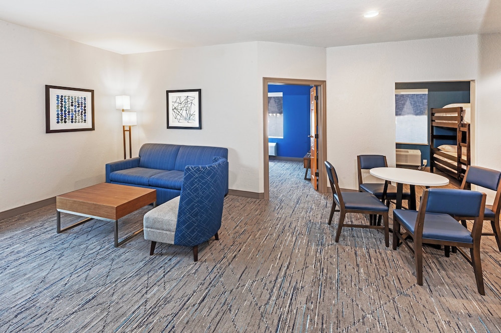 Holiday Inn Express & Suites Tulsa S Broken Arrow Hwy 51 by IHG - photo 14
