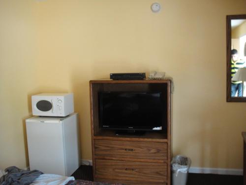 California Motel - photo 24