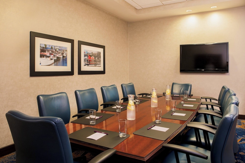 Residence Inn by Marriott Portland Downtown Waterfront - photo 32