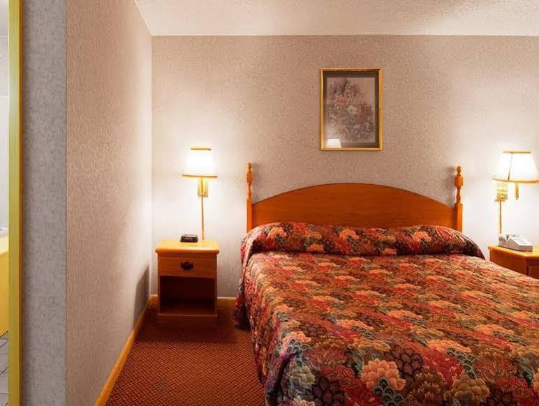 Americas Best Value Inn West Memphis - photo 11