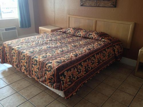 Austin Motor Inn - photo 39