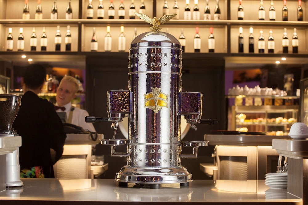 מזון ומשקאות