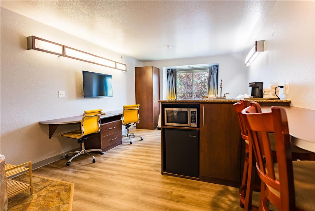 Microtel Inn & Suites by Wyndham Cheyenne - photo 40