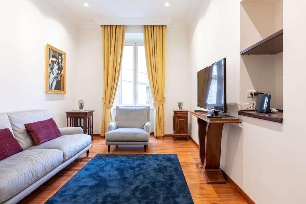 Elegant Salandra Suite — 4-Star Luxury Hotel in Rome, Italy