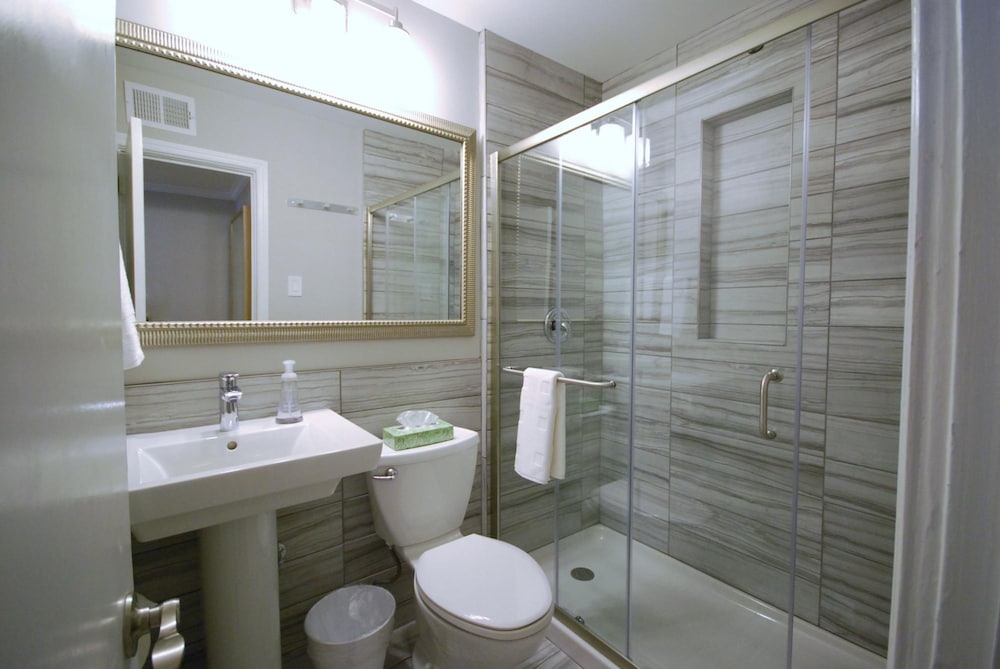 B1bc Affordable Hotel alternative Perfect for Long Term Stay - photo 6